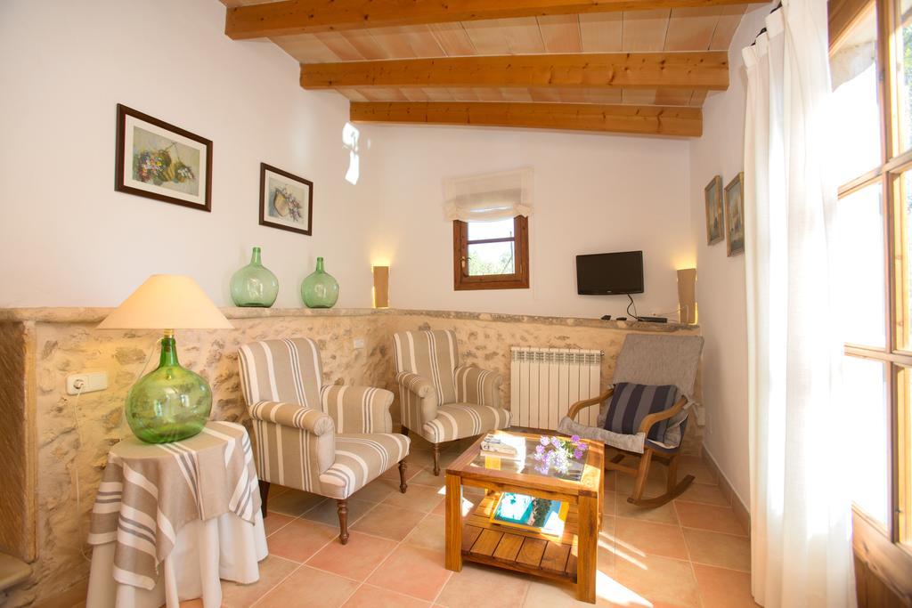 Agroturismo Es Pla De Llodra Villa Manacor  Room photo